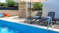 Apartment Estate 2 - Island Krk by Villas Guide - B&B Malinska