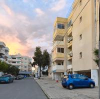 Renovated 2BR Apt near Mackenzie Beach - New Sunrise 105 - B&B Larnaka