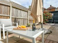 New - Luxury City Centre Apartment - Free Private Parking - B&B Canterbury
