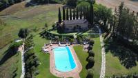 Podere delle Querce Dimora romantica con piscina immersa nello splendido paesaggio toscano delle Crete Senesi - B&B Asciano