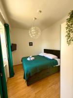 Seafront apartment with amazing view - B&B Jezera