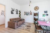 Cozy Apartment in Segrate near Linate Airport and San Raffaele Hospital - Chambres d'hôtes Segrate