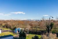 Cozy Apartment in Segrate near Linate Airport and San Raffaele Hospital - Chambres d'hôtes Segrate