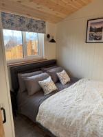 Cabin in Aviemore, dog friendly with a fire - B&B Aviemore