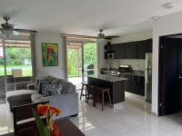 Private Pool, Walk to Beach -Los Delfines - B&B Paquera
