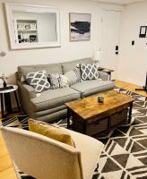 Cozy Two Bedroom on Munjoy Hill - Bed and Breakfast Portland