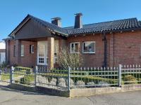 Haus Gotzbert I Wohnung UG I Nähe Klinikum I 40qm I 2 Zimmer I Küche I Bad I Garten I Terrasse - Chambres d'hôtes Bad Hersfeld