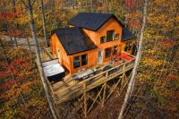 Skyward Chalet - Hot Tub - Fire Pit - Deck - RRG - B&B Stanton