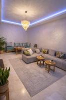 résidence avec piscine wifi et parking gratuit - Chambres d'hôtes Bouskoura