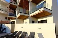 White Luxury Apartment with Private Pool - B&B Ksamil