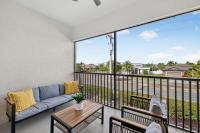 Brand New Luxury Condo 3 King Beds Sleeps 6 - Bed and Breakfast Cape Coral