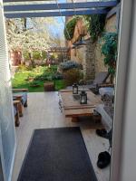 VILLA LUCIA stone house in the center of Modry - Chambres d'hôtes Modra