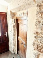 Maison de caractère rénovée, au calme, 8 personnes - B&B Nant