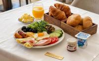 Arc de Triomphe by CityBookings - Bed and Breakfast Boekarest