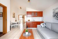 Appartamento con 2 Camere da Letto e Balcone