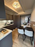 Rubys Hochwertiges Apartment Citynah Balkon No2 - Bed and Breakfast Rostock