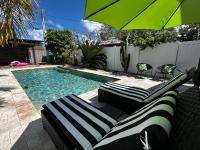 Adorable 2bdr Pool House - Walk to Everything! - B&B Lake Worth Beach