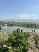 ЖК Радужный берег апартаменты близ аэропорта РБ343 - Chambres d'hôtes Almaty