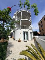 BluMare 50m dalla spiaggia box,giardino - B&B Albissola Marina