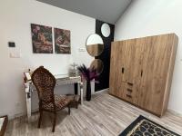 Appartamento con 2 Camere da Letto, Balcone e Terrazza