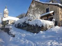 Maison ancienne jardin montagne - B&B Cormaranche-en-Bugey