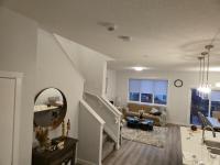 Edmonton Sunny's Homes 4 Beds Sleeps 5 AC - Chambres d'hôtes Edmonton