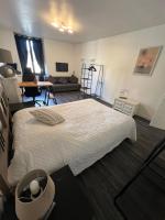 Charmante Maison Attenante avec jardinet privé - B&B Tousson