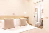 Zimmer mit Kingsize-Bett