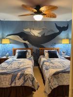 Unique Artist Home Steps from the Ocean - Bed and Breakfast Kīhei