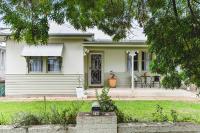 Myrtle on Kincaid - Pet Friendly Close to CBD - Chambres d'hôtes Wog Wog