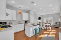 Jennifer's Penthouse Panoramic City Views w Deck - B&B Providence