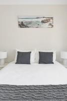 Seaview Escape - Beach Family Getaway with Games - B&B Shellharbour