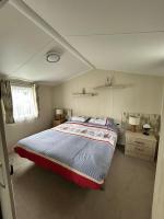Spacious Caravan with Ramp and Wet Room Haven Quay West New Quay Wales - Chambres d'hôtes Llanina