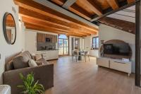 Apartment mit Balkon