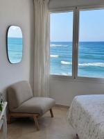 Modern beachfront apartment 2 Bdrm , incredible views - Bed and Breakfast Estepona