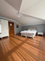 Modern 3-BR Apt w AC & Elevator, Near Metro - B&B Estambul