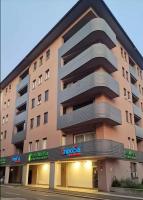 VARESE PRIME - Air Conditioning, 2 parking, 2 baths, City Centre, 200mt Villa Esengrini Montalbano, NO Keybox - Chambres d'hôtes Varèse