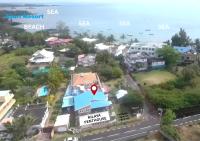 Nilaya Sea View Luxury Penthouse, BBQ, Sunrise, Sunset View & Remote Workspace - Chambres d’hôtes Roches Noire