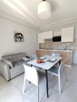 Apartment with Sea View and Swimming Pool Access