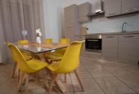 Slate House & Terrace - 6 min walk to Bernina Express - Chambres d’hôtes Tirano