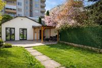 Modern Apartment with Private Garden - Walk Everywhere - Parking avaiaable - Chambres d’hôtes Sarajevo