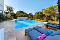 WHome Private Paradise Villa with Pool & Golden Light - B&B Cascais