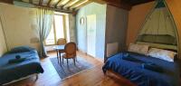 Dreibettzimmer mit Dusche