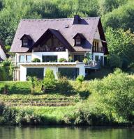 Ferienwohnung am Moselufer - Chambres d’hôtes Zell