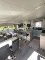 JLUX Lodges - B&B Crowle
