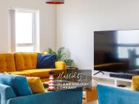 Colonels Rest - Luxury Beachside Townhouse with Sea Views in Sandown, Sleeps 10 - Chambres d’hôtes Sandown