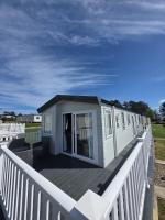 8 Berth Caravan - Blue Dolphin - Filey - B&B Gristhorpe