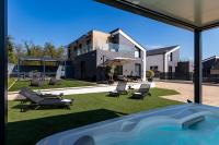 Villa Porta Verde - Private Pool and Jacuzzi - Bed and Breakfast Balatonalmádi