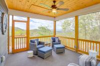 Escape w/ Hot Tub, Mtn Views: 5 Mi to Urban Trail - Chambres d'hôtes Asheville
