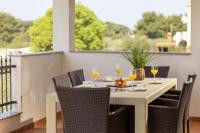 Peacefull Apartment with Garden and Barbeque - Chambres d'hôtes Biograd na Moru